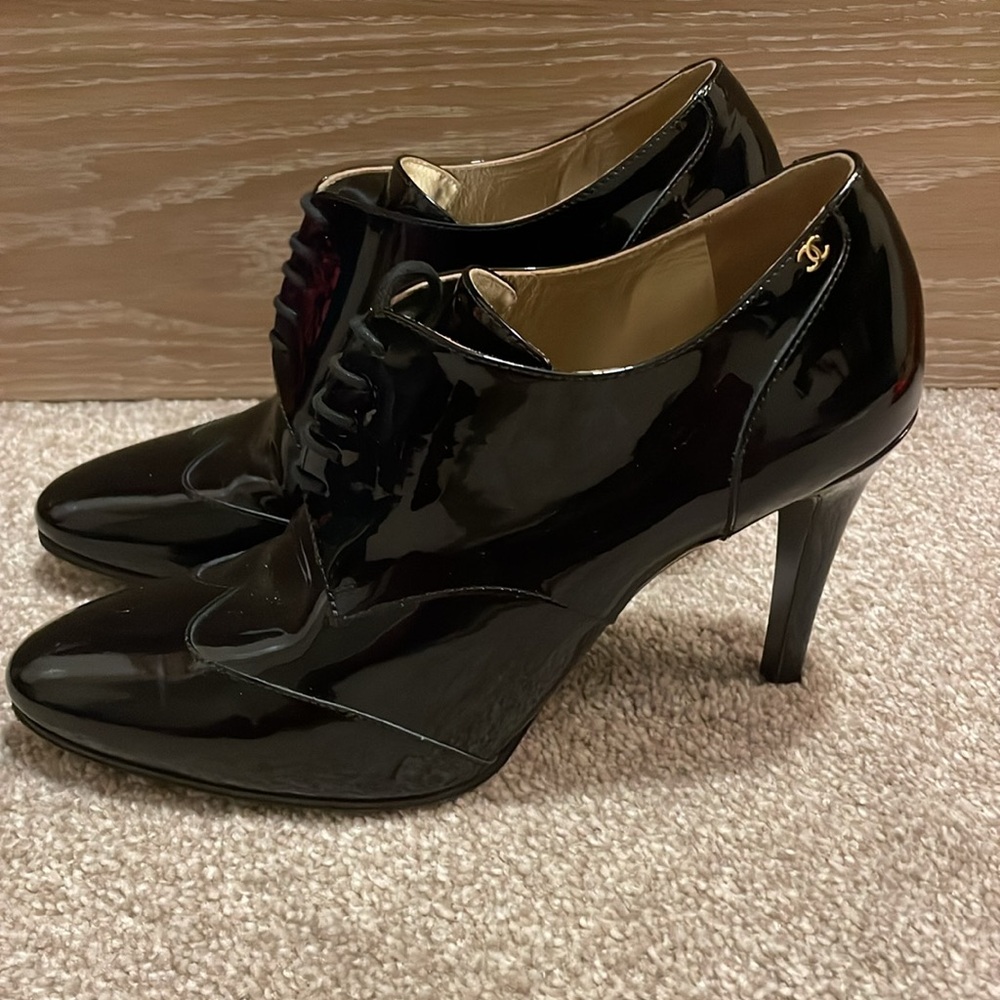 Chanel Patent Leather Round-Toes Lace-Up Boots Women's Size: 40